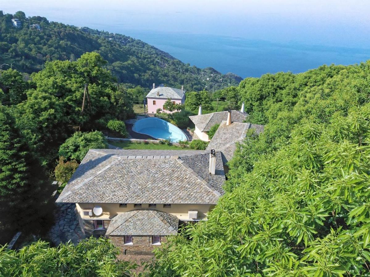 Country Estate With Pool